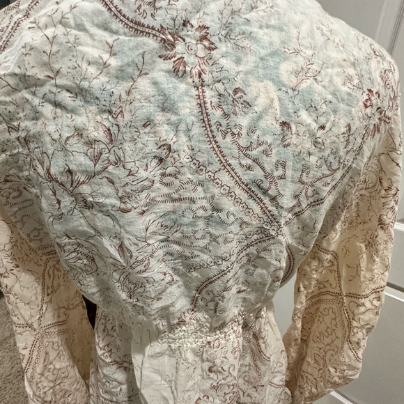 Elegant Cream and Brown Floral Blouse. 100% cotton - Picture 2 of 7